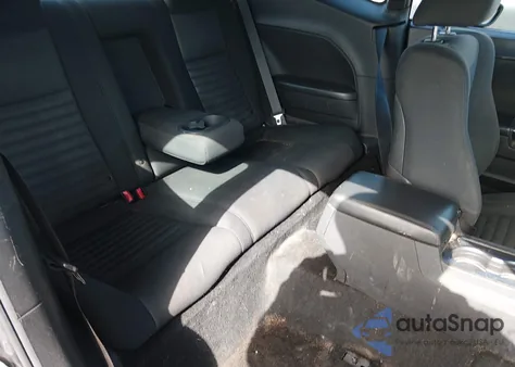 2013 Dodge Challenger Sxt z USA, uszkodzony, nr VIN 2C3CDYAG5DH607190